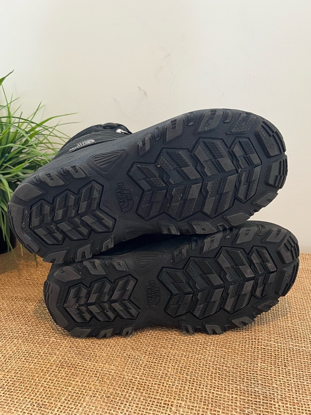 The North Face Kids Chilkat Lace II Kids HeatSeeker Winter Boots Black Size 5 - Picture 8 of 10